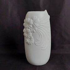 Kaiser West Germany Vase White Porcelain Floral Flower Manfred Frey Signed 739/7