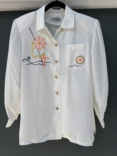 Vintage white monsu - le,