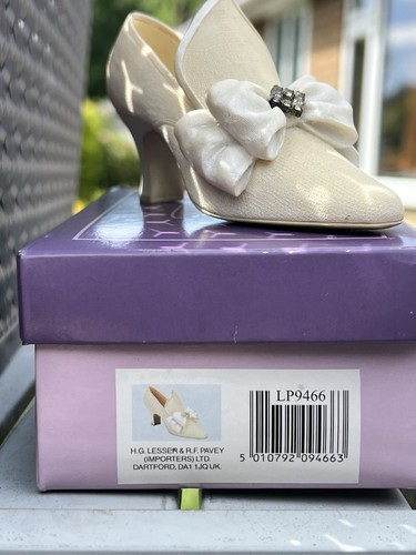 Miniature shoe ornament - miniature,