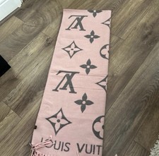 Louis Vuitton Women's Scarf