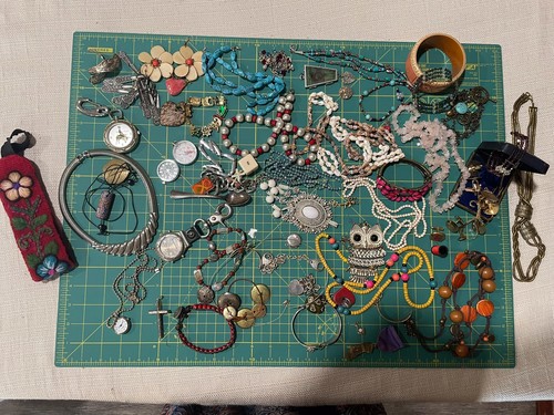 Huge lot jewelry and parts - lot,