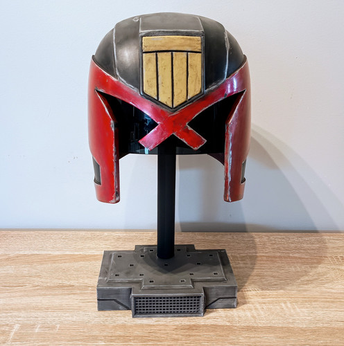 Stand only for judge dredd - for,