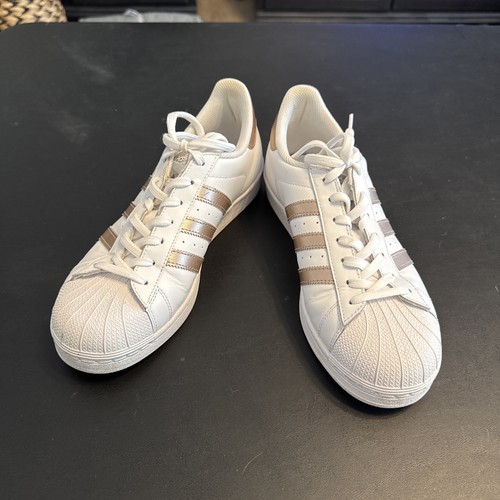 Size adidas womens - 9.5,