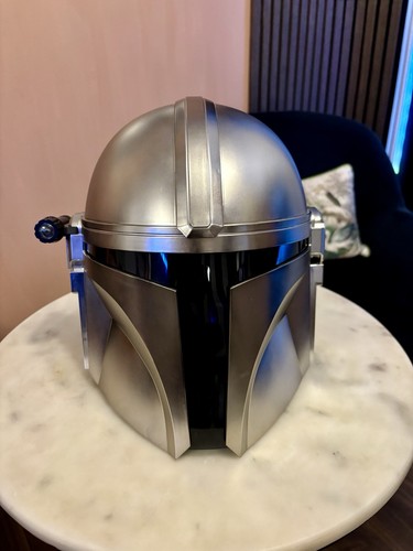 Hasbro electronic mandalorian - hasbro,