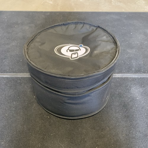 Protection racket 12x9 - protection,