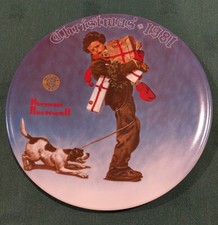 Norman Rockwell "Wrapped Up In Christmas" 1981 Decorative China Plate, Box LtdEd