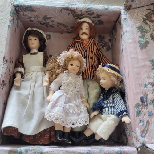 Vintage dolls house - vintage,