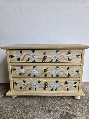 Hand painted footed - painted,
