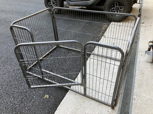 Metal dog cage 1220mm long