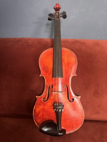Antique violin labelled