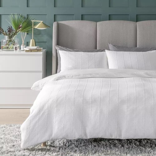 Habitat patterned waffle white - patterned,