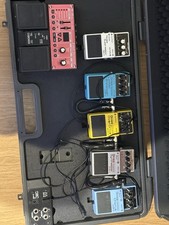 Boss effects custom pedalboard with hard case