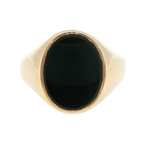 9carat yellow gold onyx signet - 9carat,