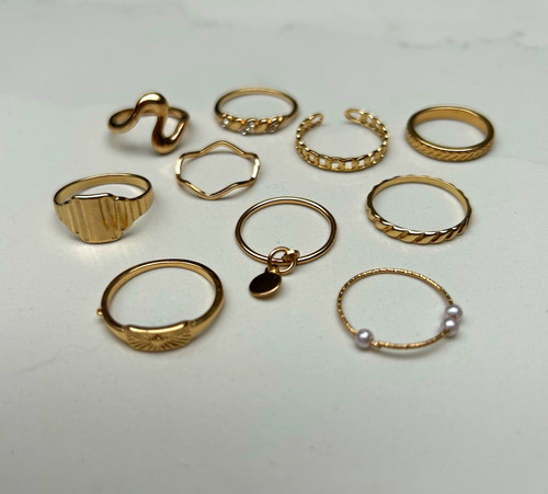 Gold tone ring bundle - tone, mixed