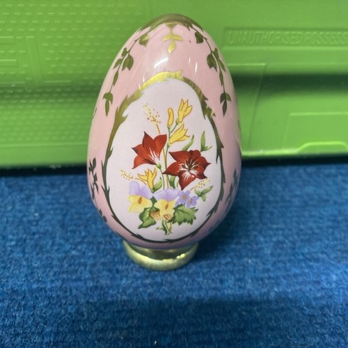 Franklin mint egg with - franklin, stand
