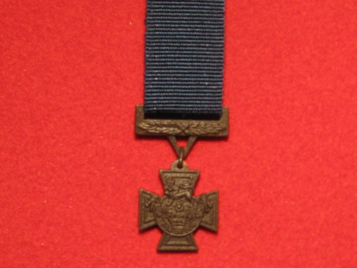 Miniature gallantry - gallantry, vc