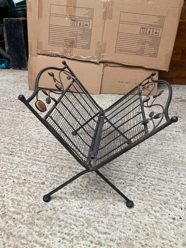 Metal folding magazine - magazine, rack