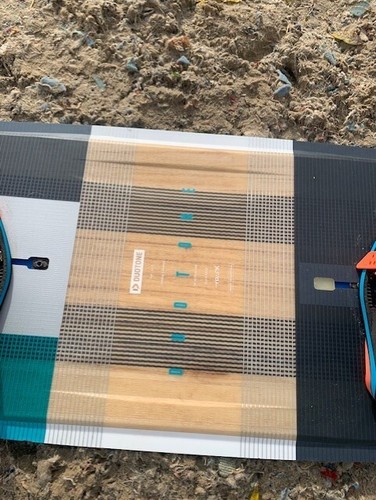 Kitesurfing board and - , liquid