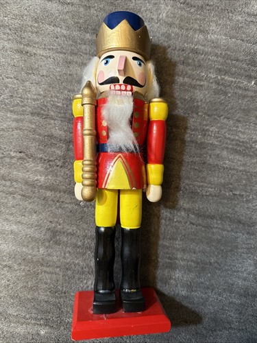 Vintage wooden king - wooden,