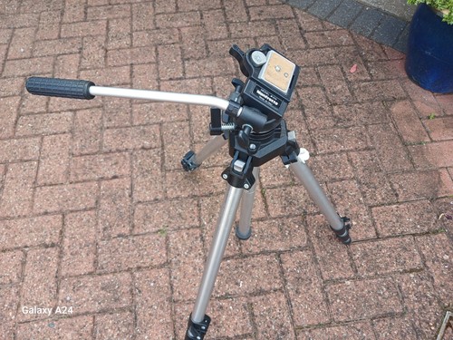 Manfrotto tripod 055