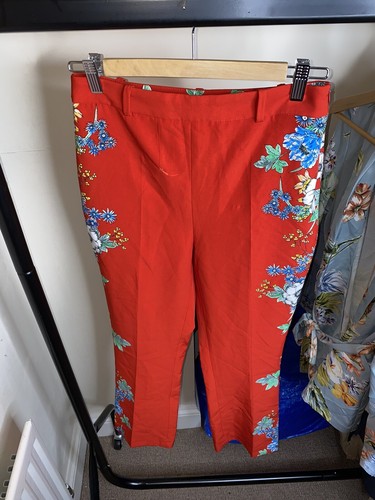 Zara fitted red floral - zara,