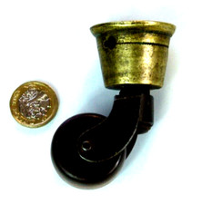 SINGLE ANTIQUE BRASS CUP