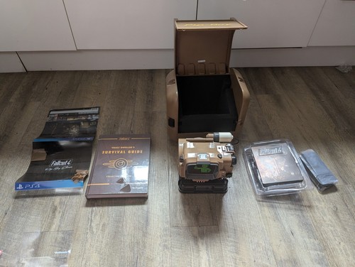 Fallout pip boy collector s - fallout, pip-boy