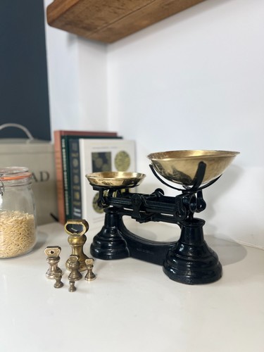 Vintage cast iron balance - cast,