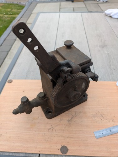 Mechanical lubricator for - lubricator,