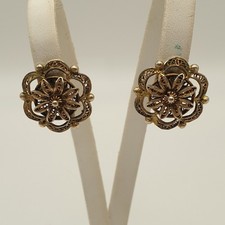 Vintage Gold Tone Ornate Filigree Stud Screw Back Earrings Screwback Flower