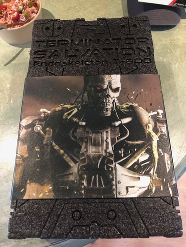 Hot toys terminator salvation - terminator,