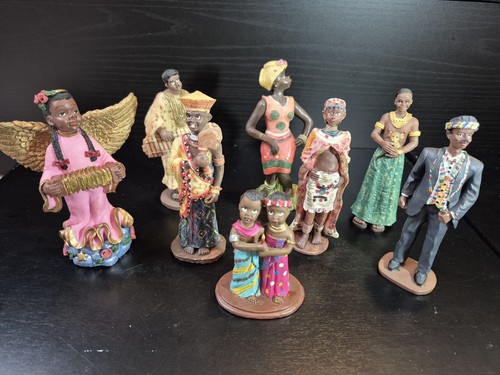 Lot african figurines in - lot,