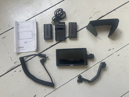 Esddi on camera field - 5",