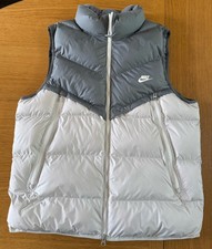 NIKE  Storm-FIT Windrunner