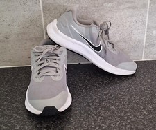* NIKE STAR RUNNER * LIGHT