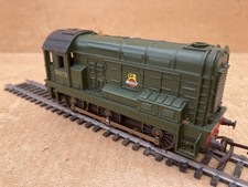 OO Triang Railways 0-6-0 Diesel shunter - grren livery runs well