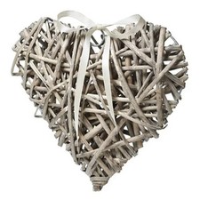 BNWT HOBBYCRAFT WICKER HEART