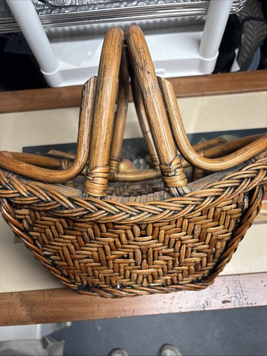 Vtg brown wicker market basket - wicker,