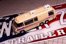 Scale yellow hec gmc - mk,