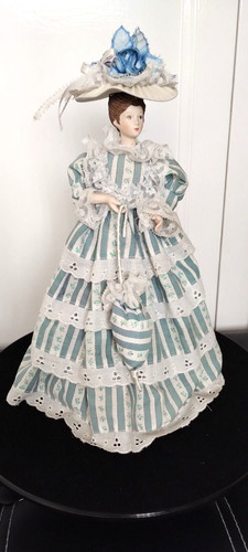 Musical revolving doll with - musical,
