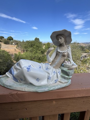 Vintage nao lladro porcelain - nao,