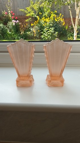 Art deco pink vases - pink, 6"