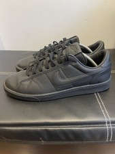 V RARE NIKE TENNIS CLASSIC SP
