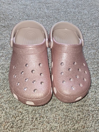 Nwot crocs classic pink - nwot,
