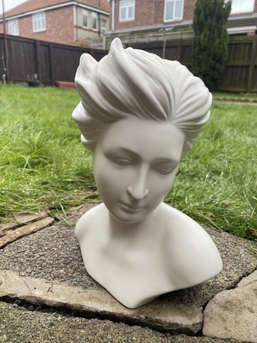 Elegant vintage large ceramic - elegant,