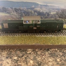 Heljan 1726 OO Gauge Class 17 D8599 BR Green Small Yellow Panels Weathered
