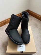 GENUINE UGG BOOTS W CLASSIC