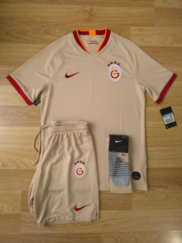 Galatasaray 2019 away - galatasaray,