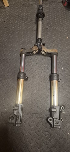 Aprilia sr50r front - front, forks