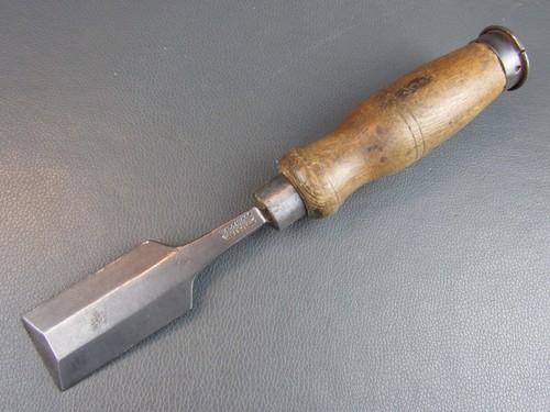 Bevel edged chisel - 1, 1/2"
